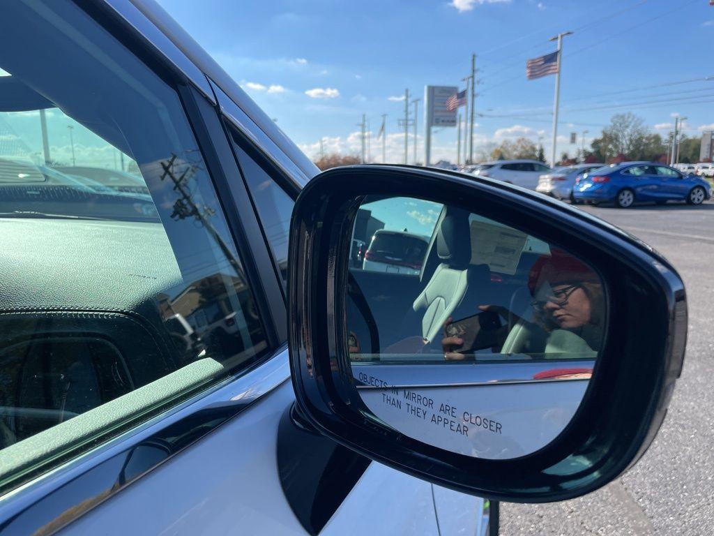 new 2026 Chrysler Pacifica car, priced at $44,115