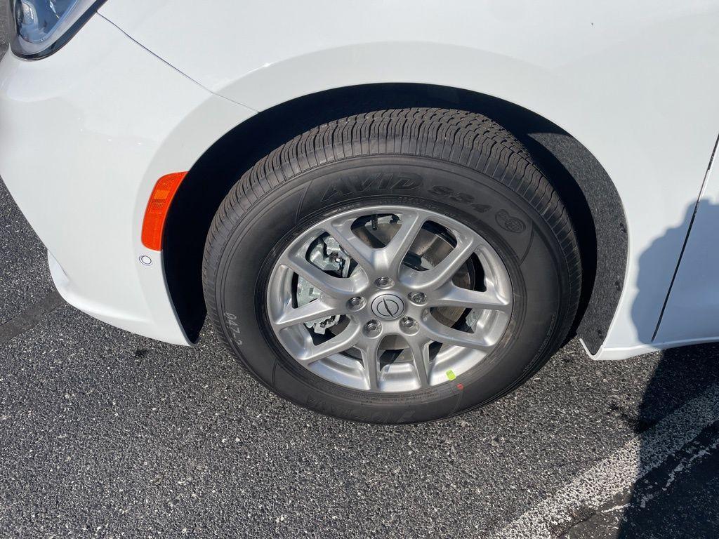 new 2026 Chrysler Pacifica car, priced at $44,115