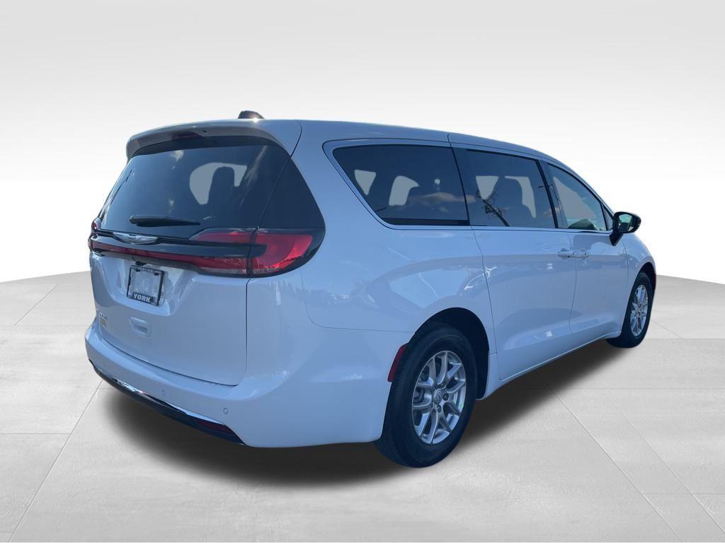 new 2026 Chrysler Pacifica car, priced at $44,115
