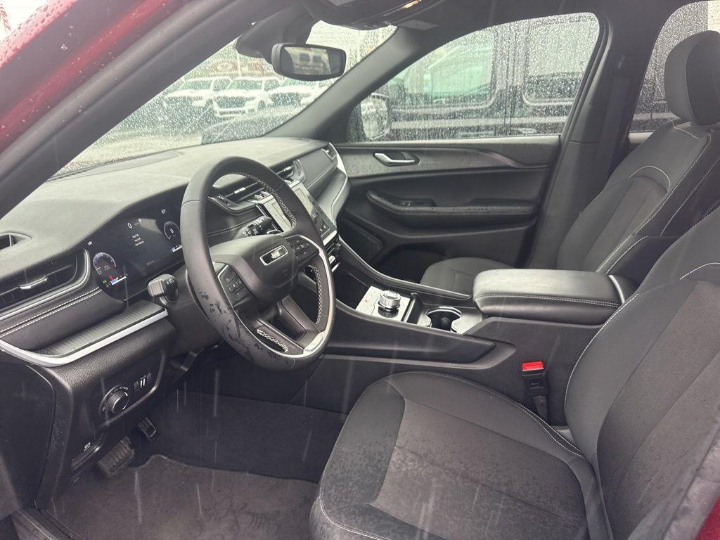 used 2024 Jeep Grand Cherokee car, priced at $28,000