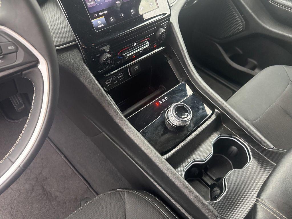 used 2024 Jeep Grand Cherokee car, priced at $28,000