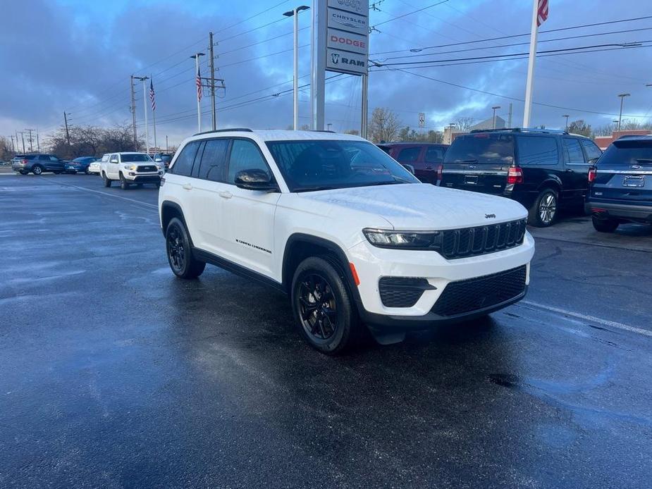 used 2024 Jeep Grand Cherokee car, priced at $35,335