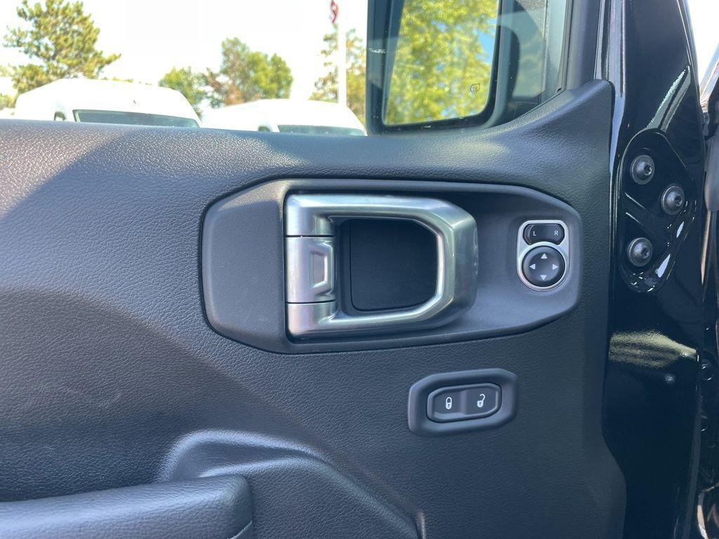 new 2025 Jeep Wrangler car, priced at $58,248