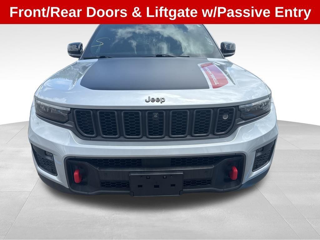 used 2022 Jeep Grand Cherokee car, priced at $38,988