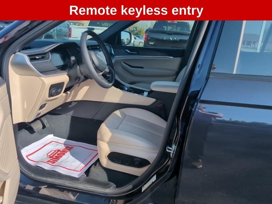 used 2024 Jeep Grand Cherokee car, priced at $42,988