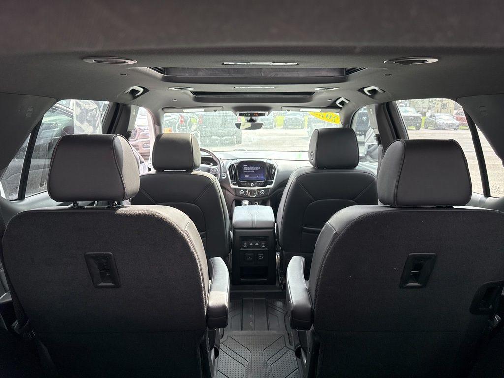 used 2023 Chevrolet Traverse car, priced at $39,888