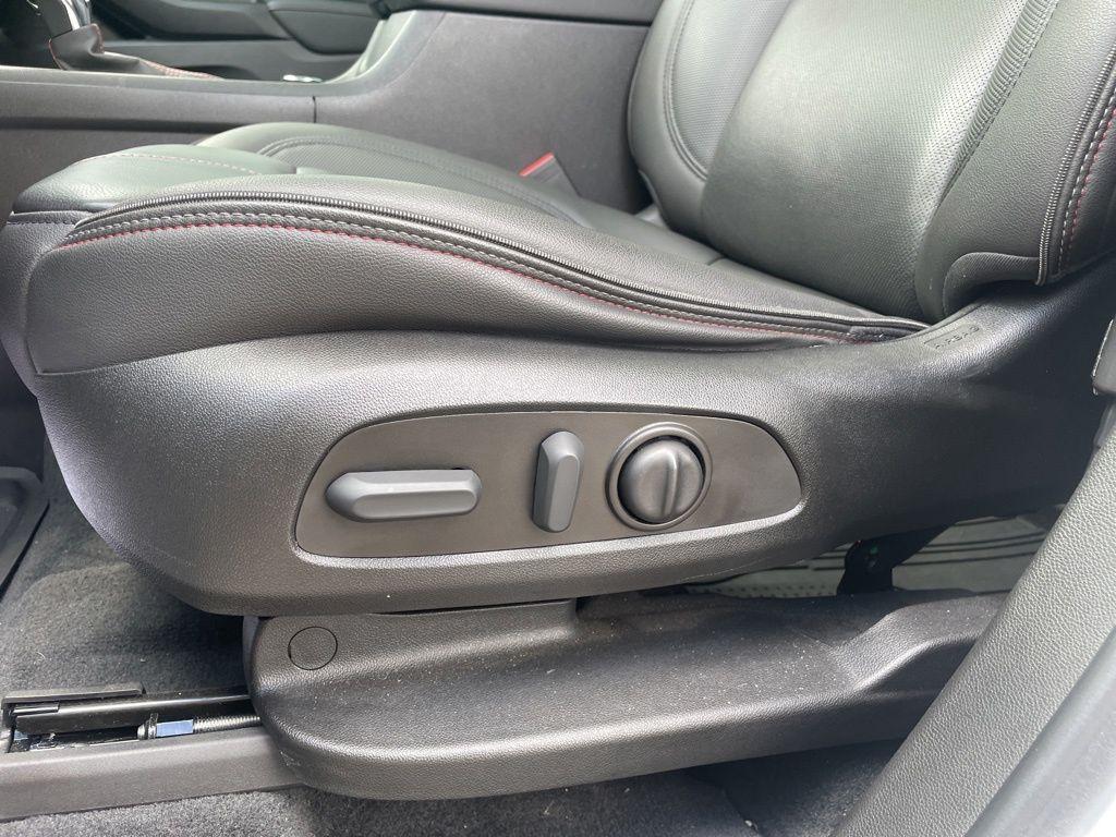 used 2023 Chevrolet Traverse car, priced at $34,142