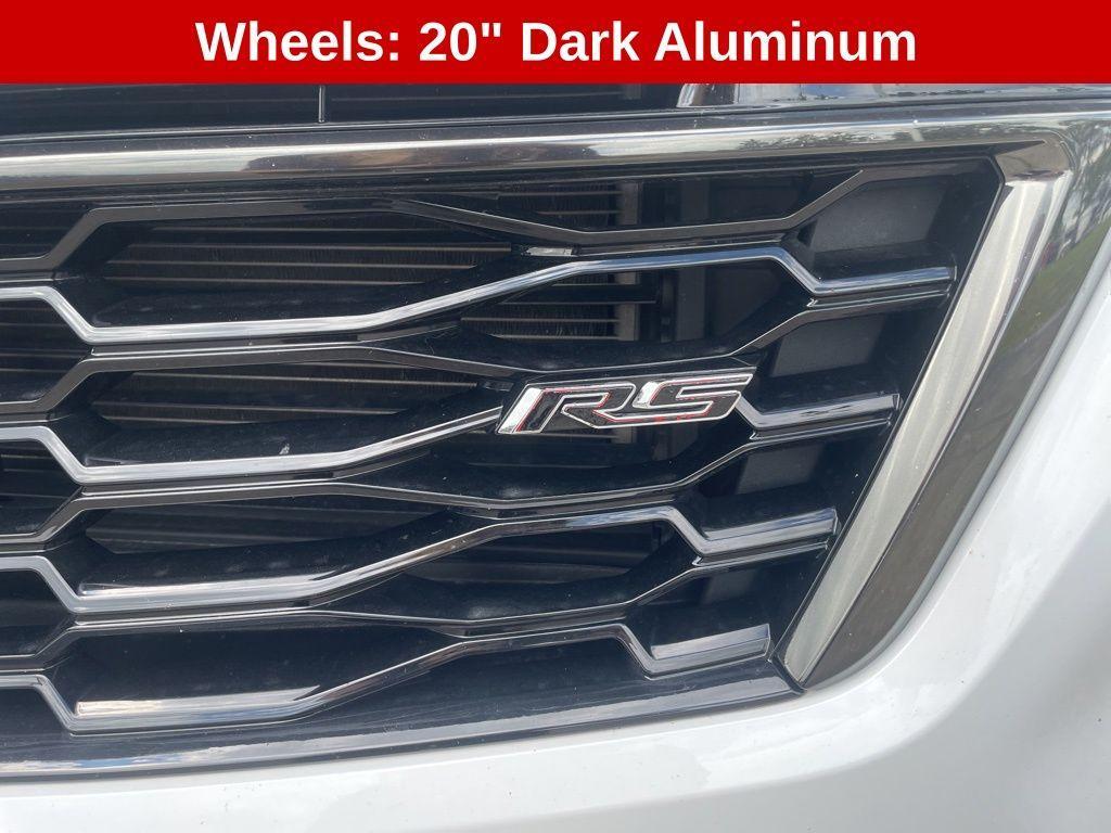 used 2023 Chevrolet Traverse car, priced at $34,142