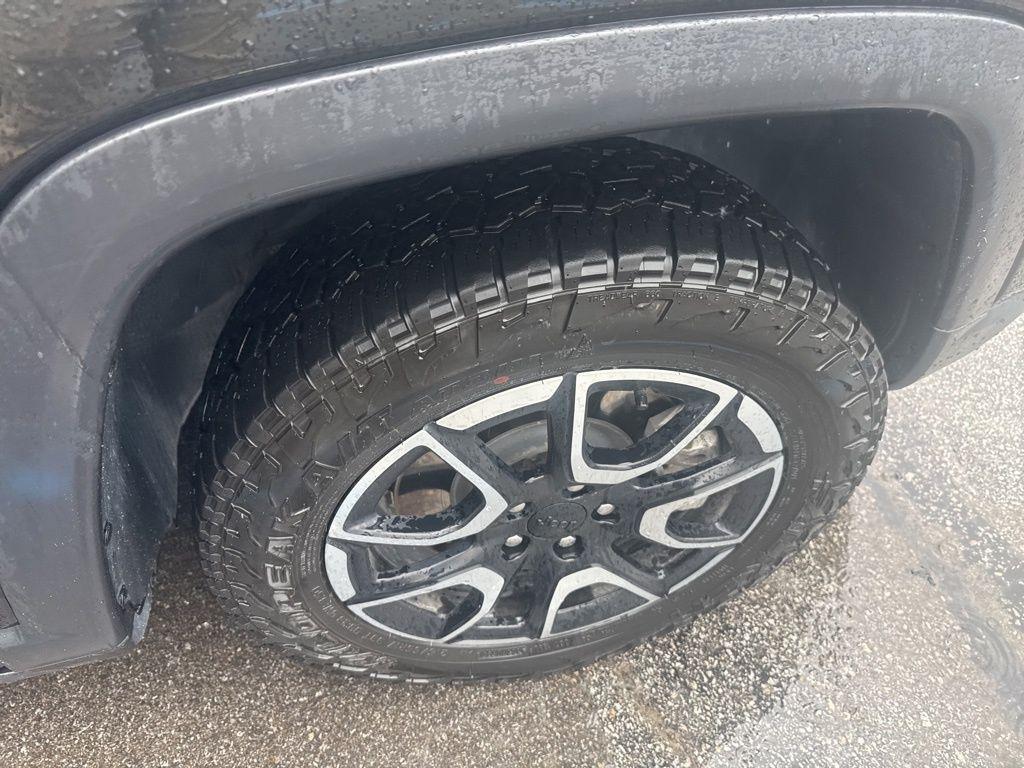 used 2024 Jeep Compass car, priced at $25,000