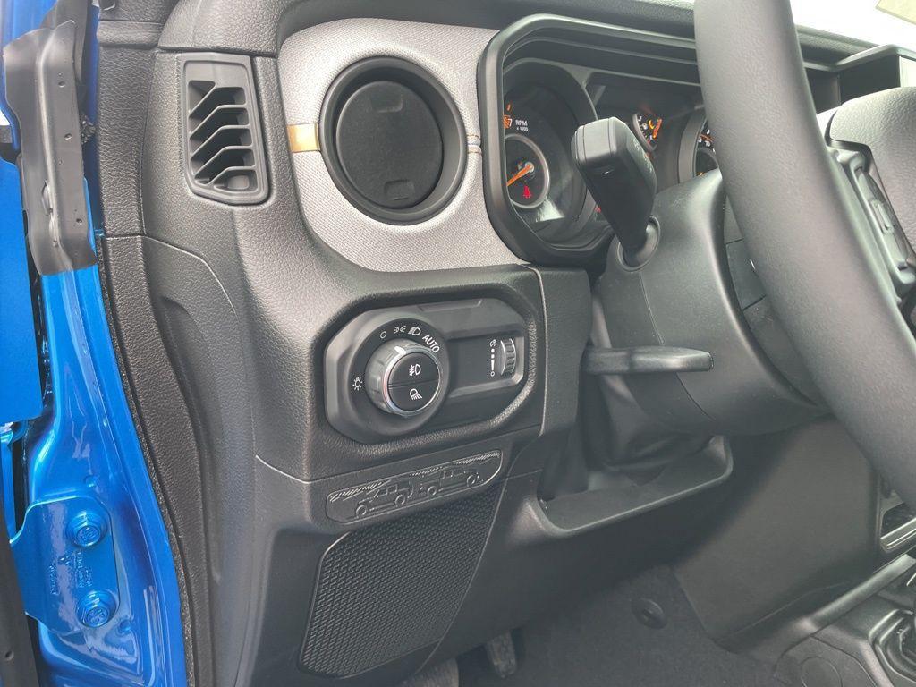 new 2026 Jeep Gladiator car, priced at $49,684