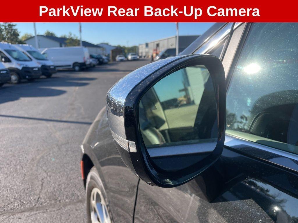 used 2023 Chrysler Pacifica car, priced at $28,166