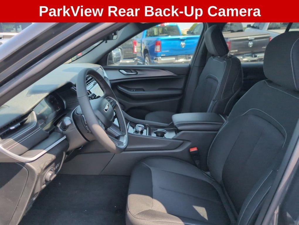 new 2025 Jeep Grand Cherokee car, priced at $40,408