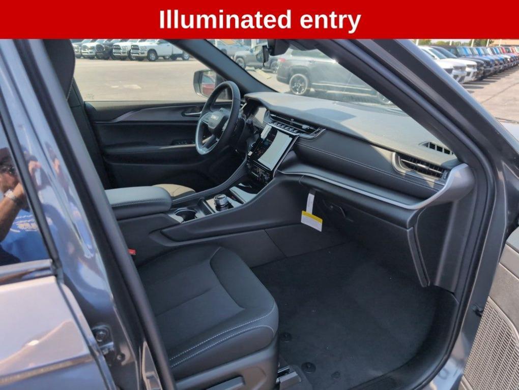 new 2025 Jeep Grand Cherokee car, priced at $40,408