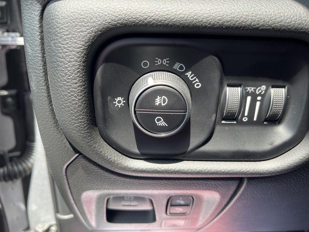 new 2025 Ram 1500 car, priced at $71,639