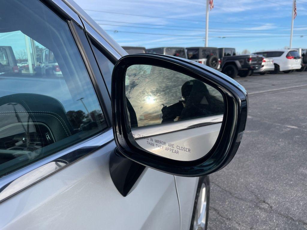 new 2026 Chrysler Pacifica car, priced at $47,995