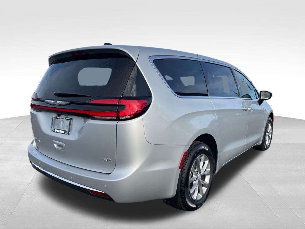 new 2026 Chrysler Pacifica car, priced at $47,995