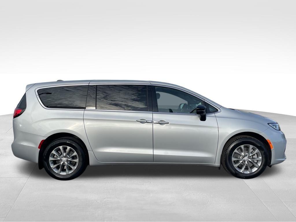 new 2026 Chrysler Pacifica car, priced at $47,995
