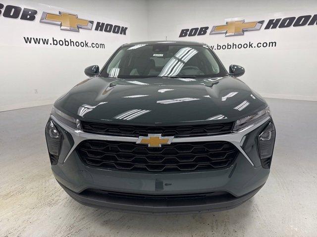 new 2025 Chevrolet Trax car, priced at $22,290