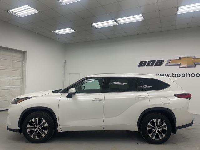 used 2021 Toyota Highlander car, priced at $38,350