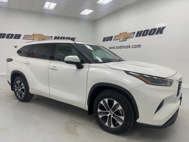 used 2021 Toyota Highlander car, priced at $38,350