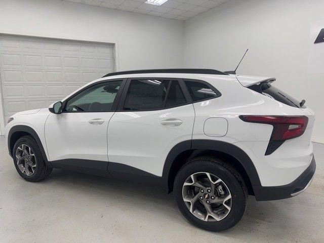 new 2025 Chevrolet Trax car, priced at $24,680