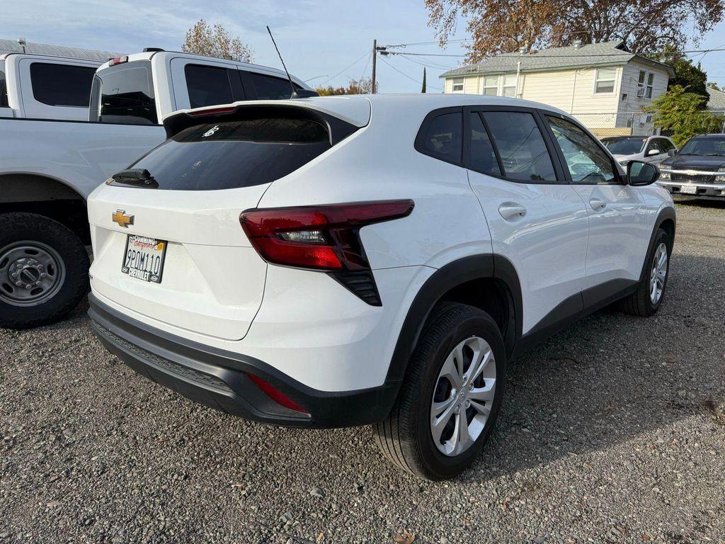 used 2024 Chevrolet Trax car, priced at $18,500