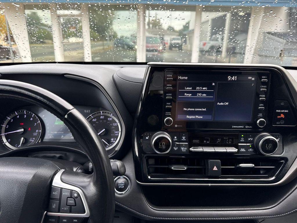 used 2022 Toyota Highlander car, priced at $30,800