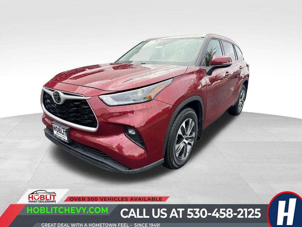 used 2022 Toyota Highlander car, priced at $33,264