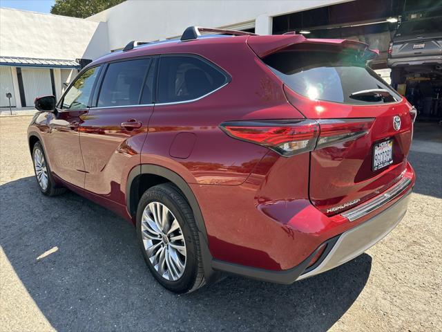 used 2023 Toyota Highlander car, priced at $41,755