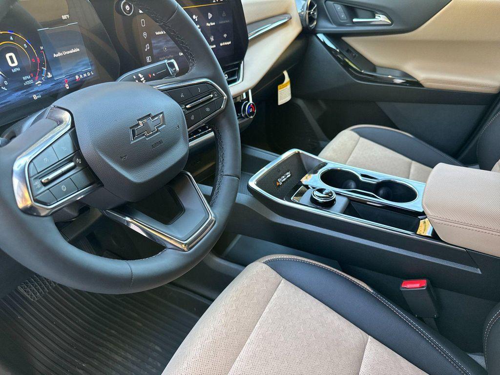 new 2026 Chevrolet Equinox car, priced at $33,215