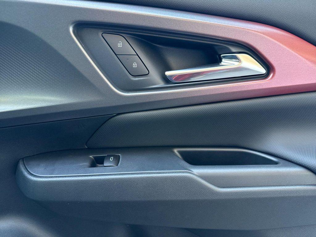 new 2025 Chevrolet Equinox EV car, priced at $33,550