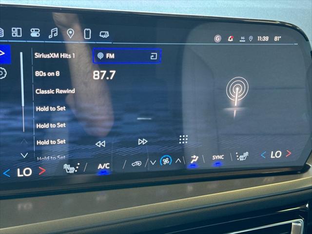new 2025 Chevrolet Traverse car