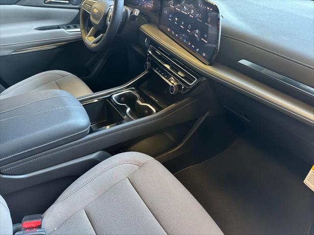 new 2025 Chevrolet Traverse car