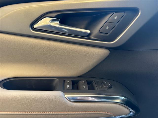 new 2025 Chevrolet Traverse car
