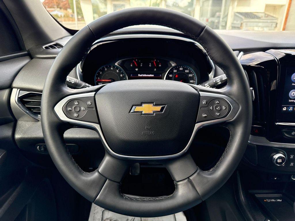 used 2023 Chevrolet Traverse car, priced at $32,000