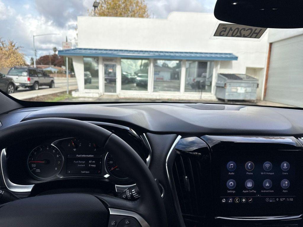 used 2023 Chevrolet Traverse car, priced at $32,000