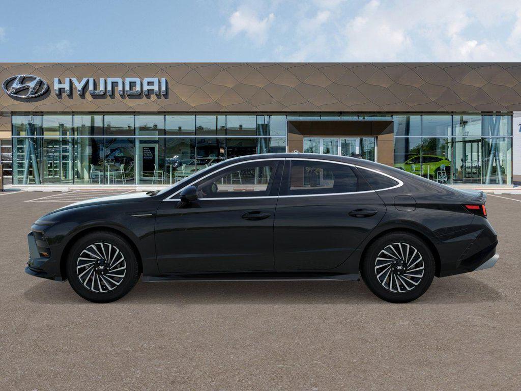 new 2025 Hyundai Sonata Hybrid car, priced at $35,840