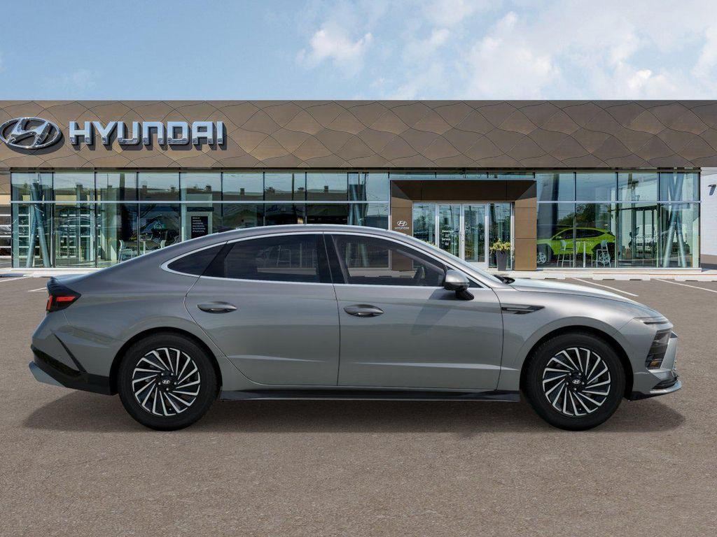 new 2025 Hyundai Sonata Hybrid car, priced at $34,385