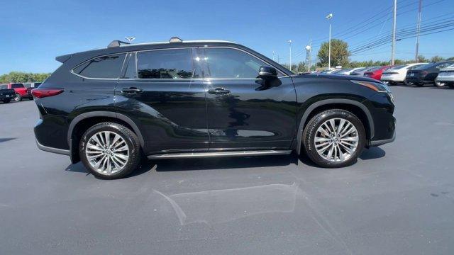 used 2021 Toyota Highlander car, priced at $38,724