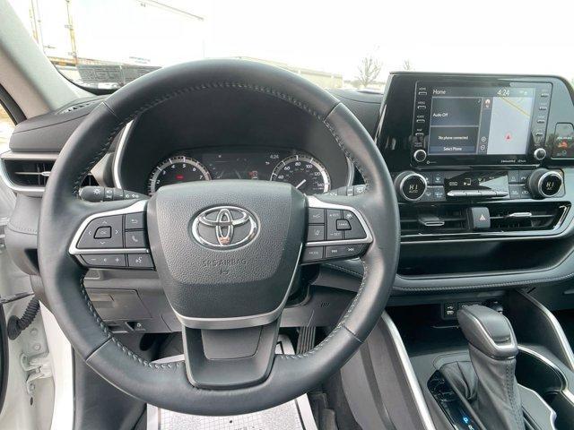 used 2022 Toyota Highlander car, priced at $42,368