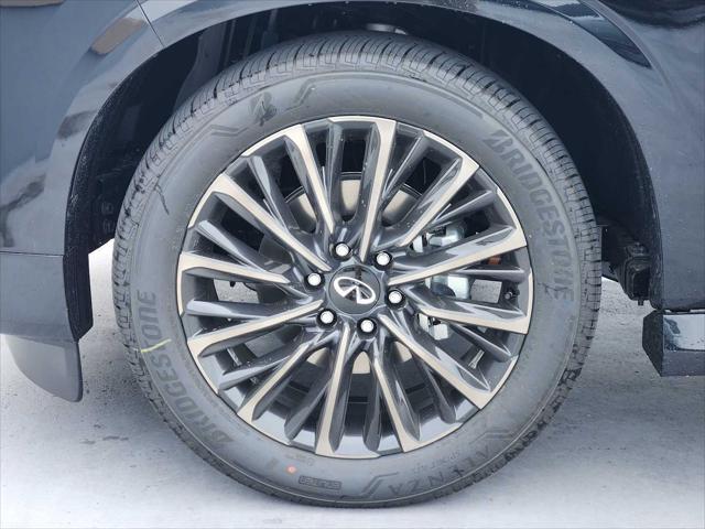 new 2025 INFINITI QX80 car, priced at $130,580