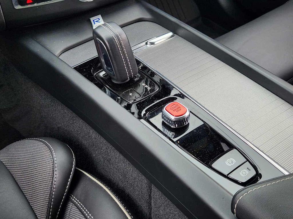 used 2022 Volvo XC60 car, priced at $35,988