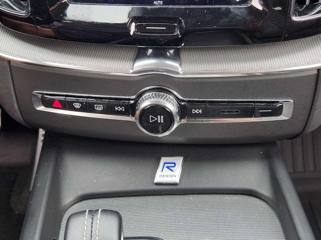 used 2022 Volvo XC60 car, priced at $35,988