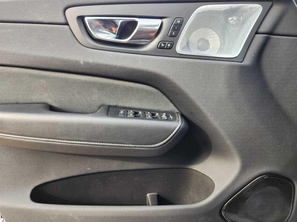 used 2022 Volvo XC60 car, priced at $35,988