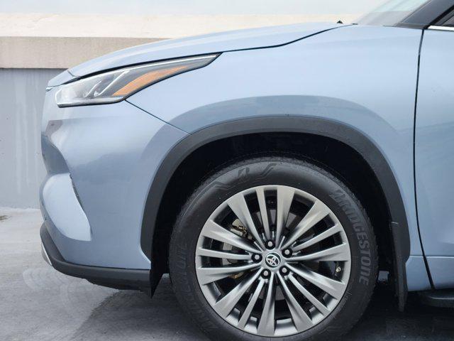 used 2021 Toyota Highlander car, priced at $37,988