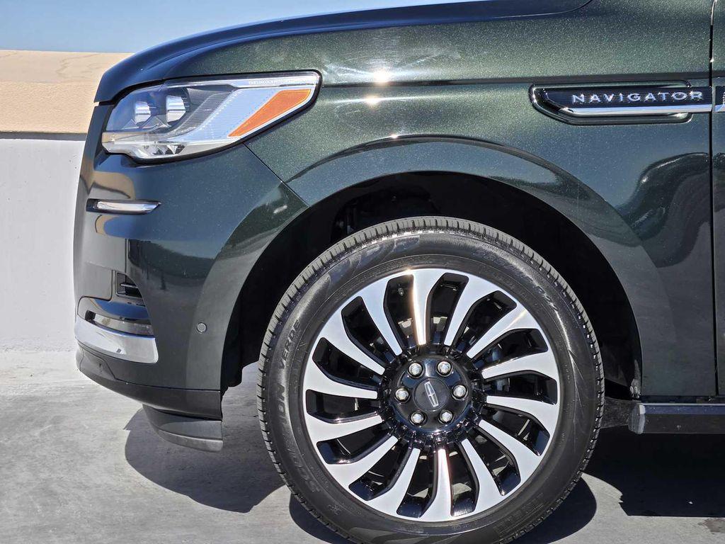 used 2022 Lincoln Navigator car, priced at $62,988