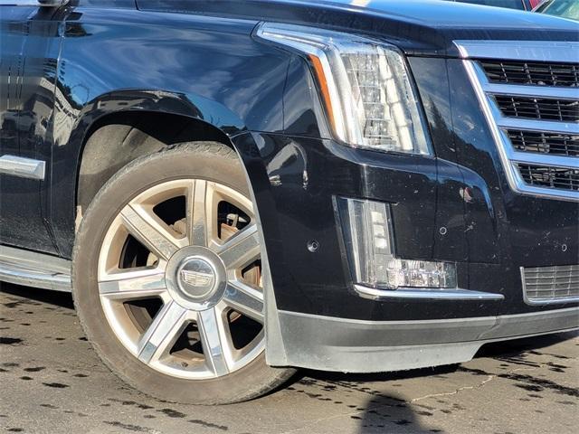 used 2018 Cadillac Escalade ESV car, priced at $39,999