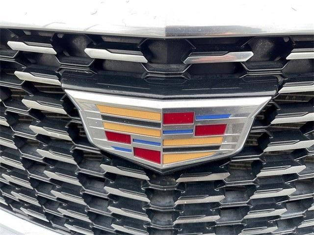 used 2022 Cadillac XT5 car, priced at $27,948