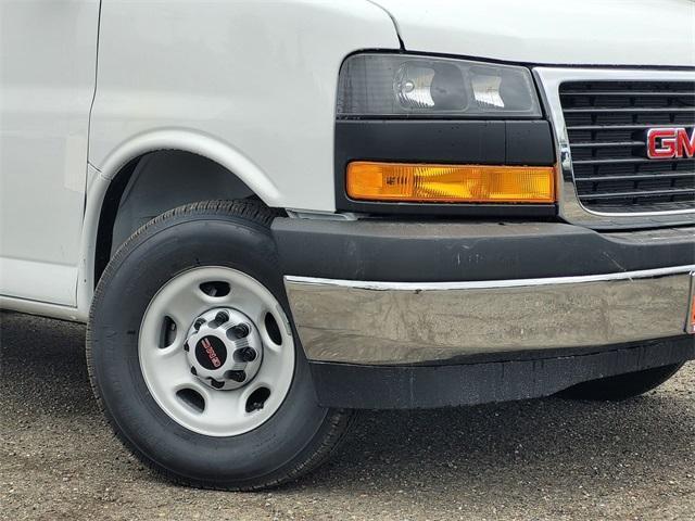new 2025 GMC Savana 3500 car, priced at $52,655