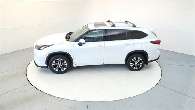 used 2022 Toyota Highlander car, priced at $35,395